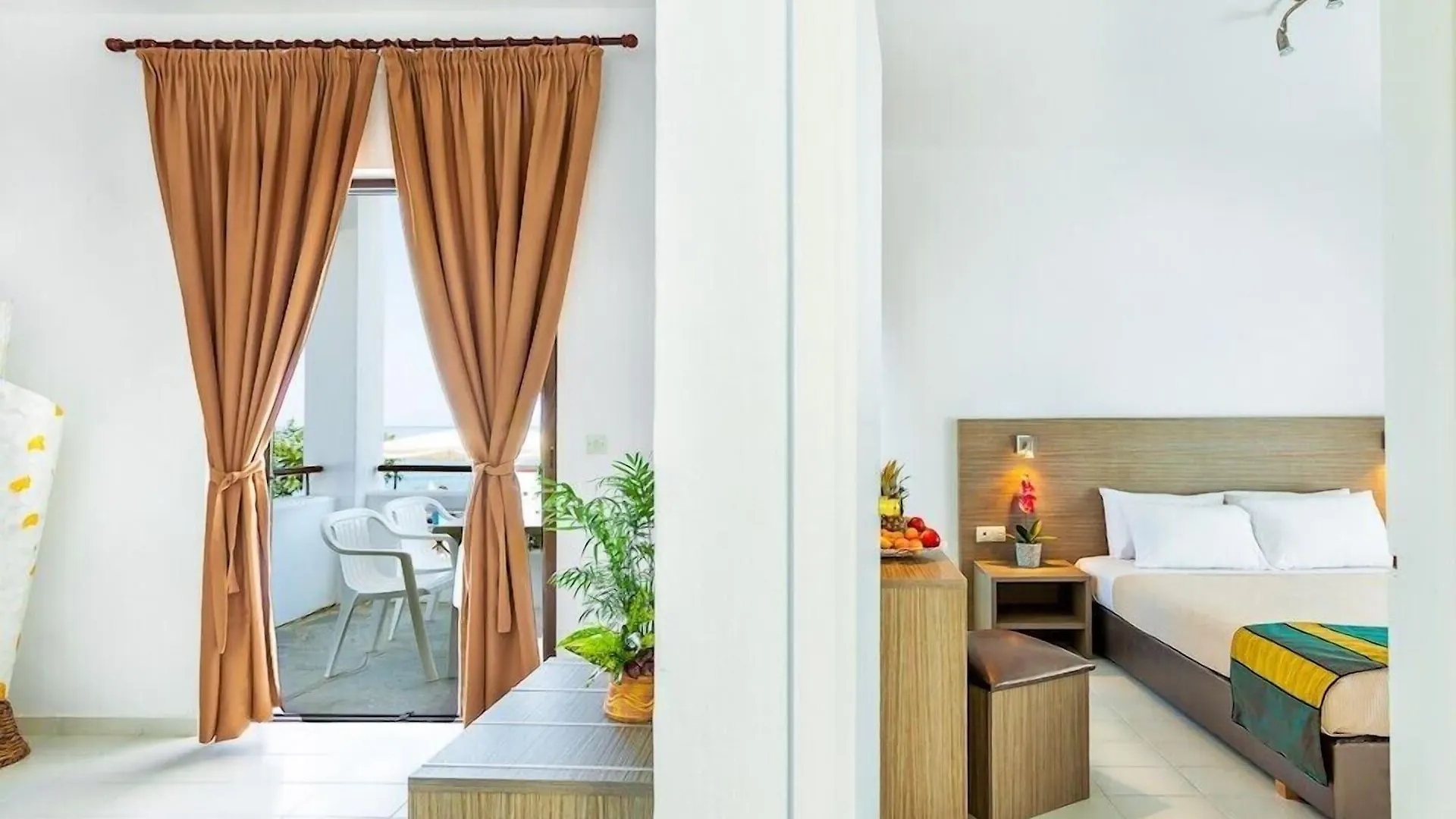 Xenios Dolphin Beach Hotel Possidi 3*,