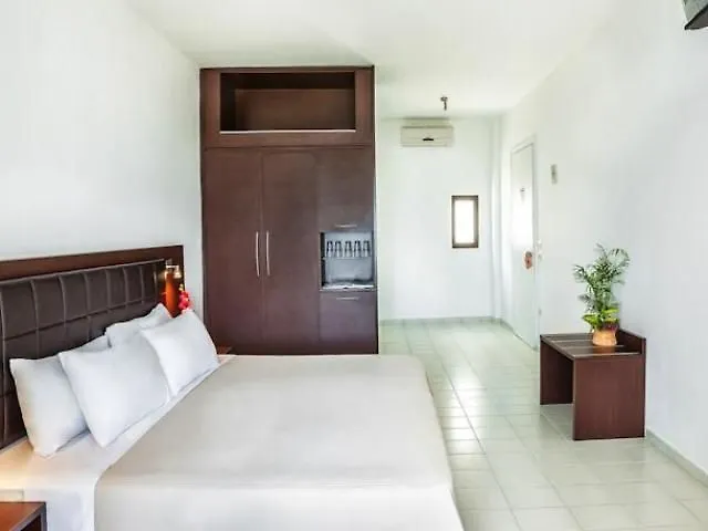 Xenios Dolphin Beach Hotel Possidi